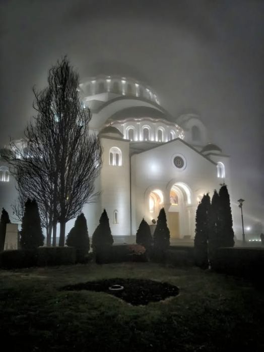 h-ekklisia-panta-nika